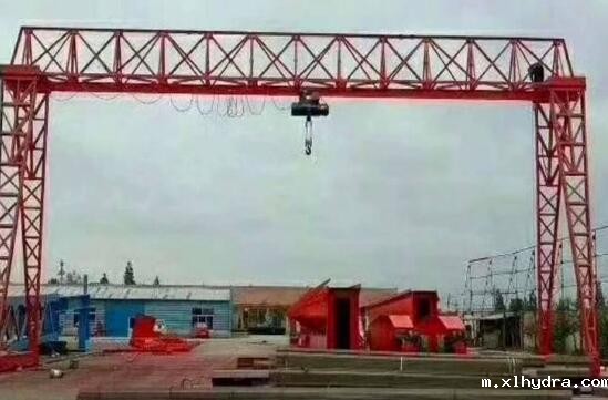 10吨MH型星空彩票开奖号-龙门吊安装现场图片展示