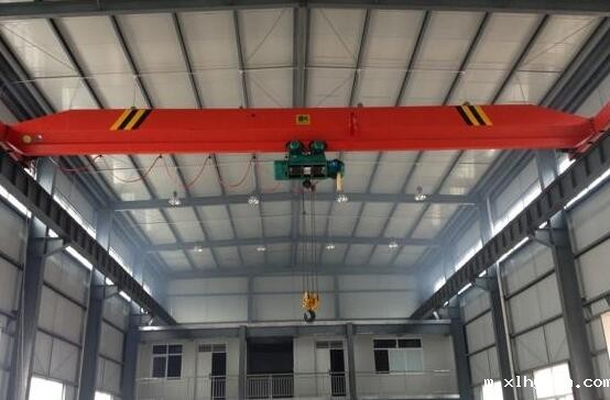 电动式单梁起重机两边大车行驶不关联的缘故和伤害