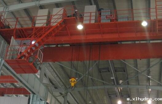 云南桥式起重机啃轨的缘故和伤害