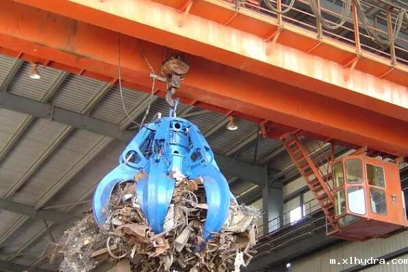 双梁抓斗桥式起重机电动机的绝缘层构造，是根据电流量尺寸或是工作电压多少明确?