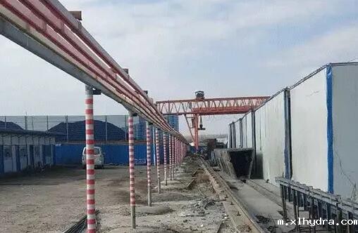 土建基础工程施工时，龙门吊滑触线组装的进展规定