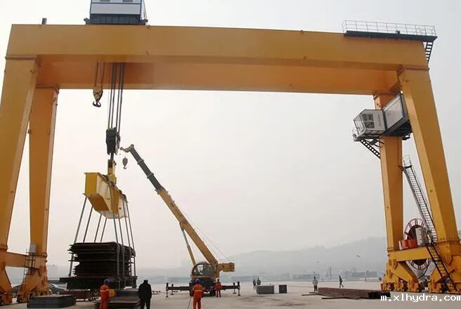 双梁吊钩星空体育官方账号港口使用