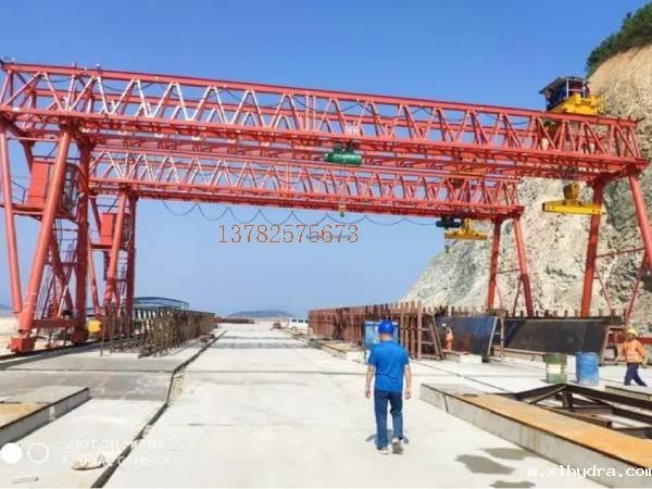 龙门吊作业中如何处理突发事件和紧急情况？